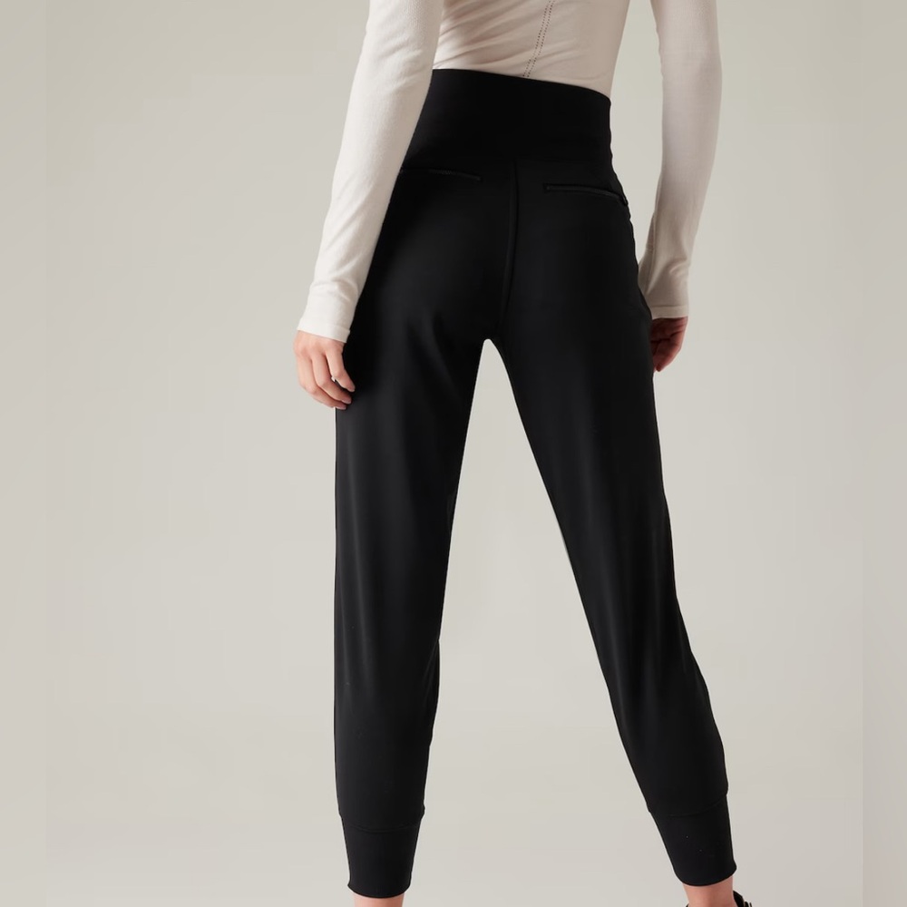 Athlete Venice Mid Rise Jogger, women’s‎ size M- Tall - Black